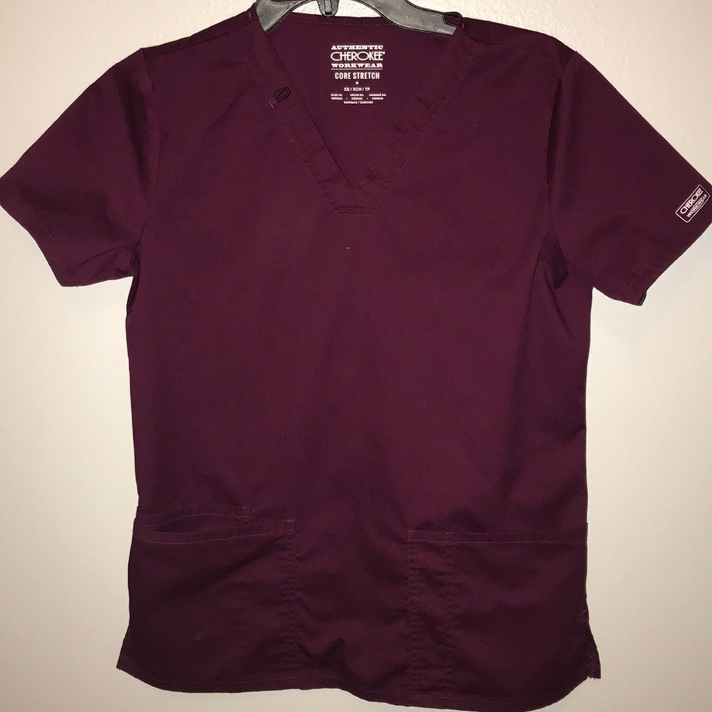 Cherokee scrub top, wine, XS